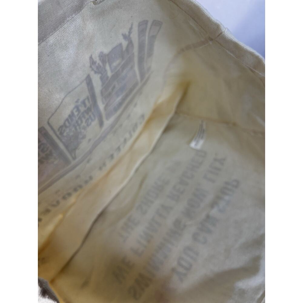 Colleen Hoover Canvas Book Tote Bag - It Ends With Us Lily - Picture 6 of 8